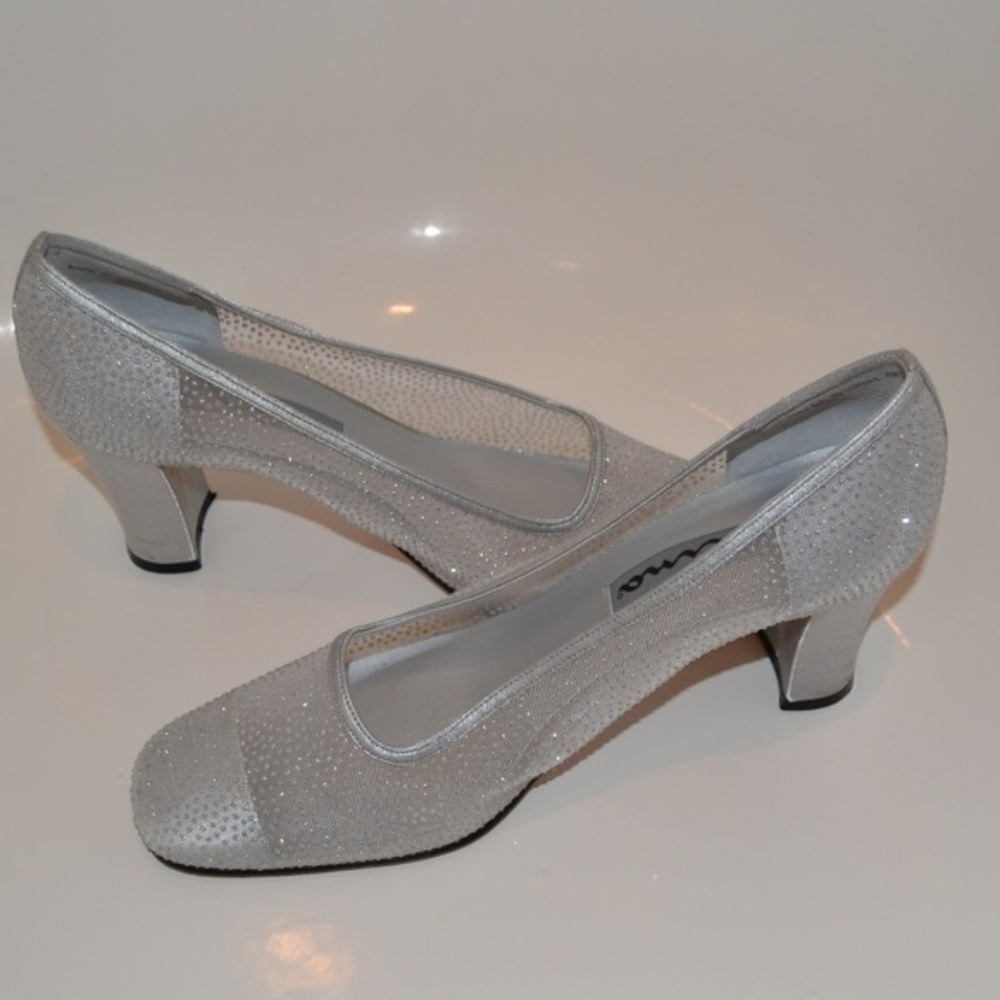 Nina Chunky Heels Pumps with Sliver Gems